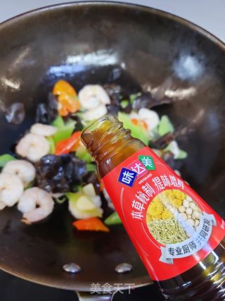 美味减脂多巴胺美食～莴笋炒虾仁的做法步骤：10