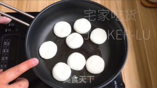 红糖糯米糍粑，小小一颗，糯米的香甜与红糖的浓郁在口中交织。的做法步骤：9