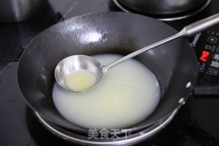 咸肉蒸素鸡的做法步骤：2