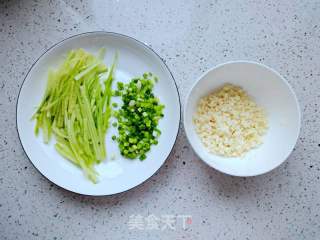 香辣凉拌面的做法步骤：2