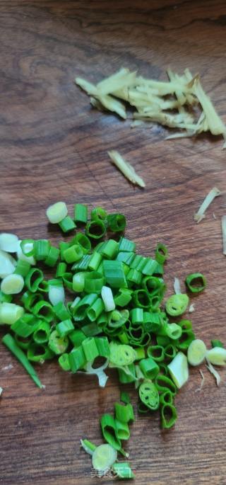 绿豆芽牛肉汤的做法步骤：3