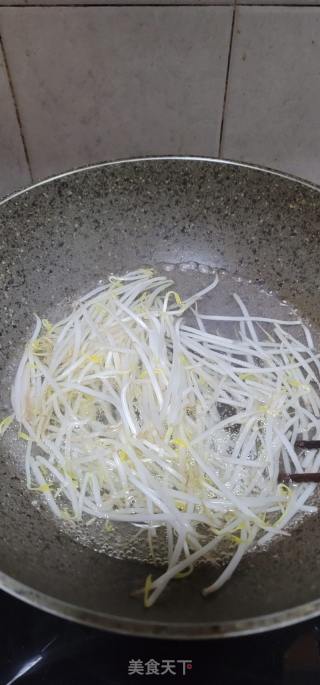 绿豆芽牛肉汤的做法步骤：6
