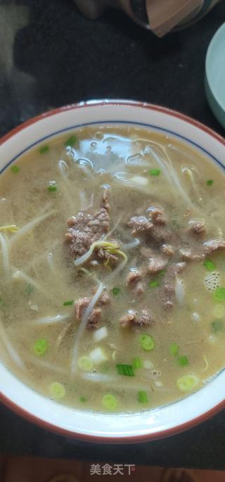 绿豆芽牛肉汤的做法步骤：10