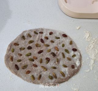 黑全麦面包的做法步骤：7