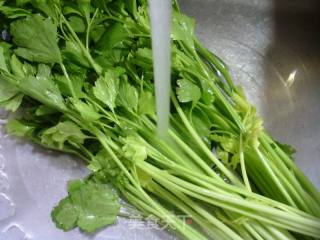 肉末芹菜炒粉丝的做法步骤：4