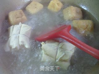 油豆腐肉面结粉丝汤的做法步骤：2