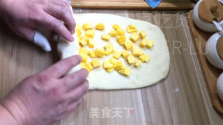 切达芝士吐司，香脆外皮和柔软内层、交织奶香芝士、香浓诱人，令人无法抗拒。的做法步骤：12