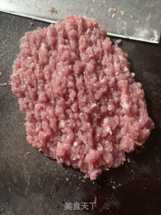 口蘑炒肉沫的做法步骤：1