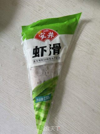 水煮虾滑的做法步骤：1