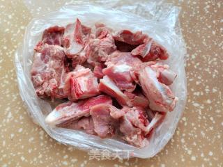 粉丝土豆炖排骨的做法步骤：1