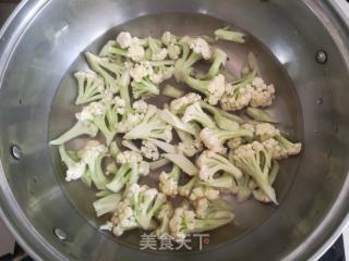 凉拌木耳花菜的做法步骤：4