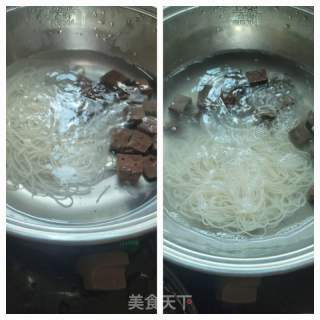 肉片猪红汤米粉的做法步骤：5