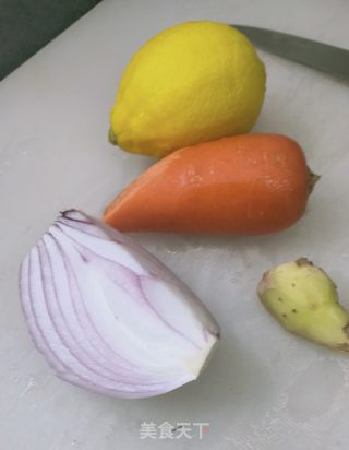 胡萝卜焖鸡爪的做法步骤：2