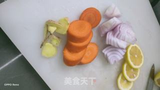 胡萝卜焖鸡爪的做法步骤：3