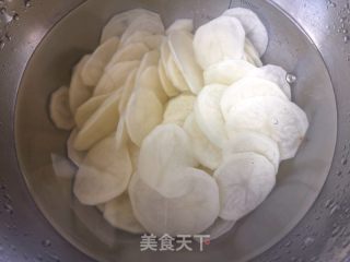 爽口酸辣土豆片的做法步骤：2