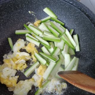 鸡蛋炒丝瓜的做法步骤：6