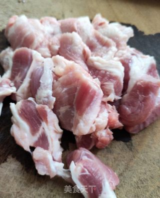 辣子五花肉的做法步骤：1