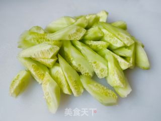黄瓜炒鸡蛋的做法步骤：3