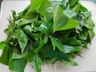 红薯叶窝窝头的做法步骤：2