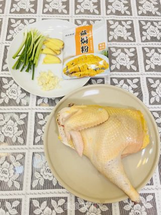 快手简单的手撕盐焗鸡的做法步骤：1