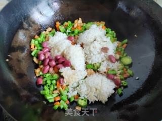 鸡肉时蔬炒饭的做法步骤：7