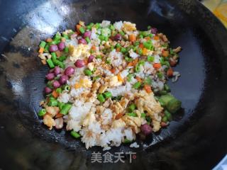 鸡肉时蔬炒饭的做法步骤：8