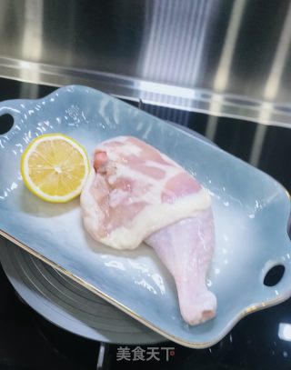 柠檬烧鸡腿的做法步骤：1