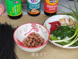 凉拌蕨根粉的做法步骤：1