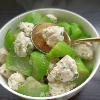 丝瓜炒鸡肉丸的做法步骤：8