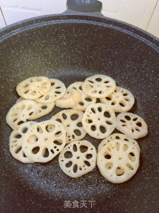 干锅土豆藕片的做法步骤：3