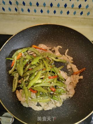 青椒炒肉的做法步骤：7