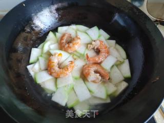 鲜虾煎蛋蒲瓜汤的做法步骤：8
