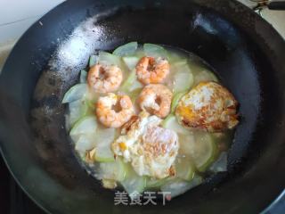 鲜虾煎蛋蒲瓜汤的做法步骤：9