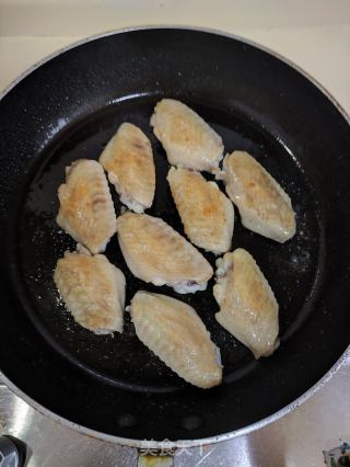 红烧鸡翅的做法步骤：2