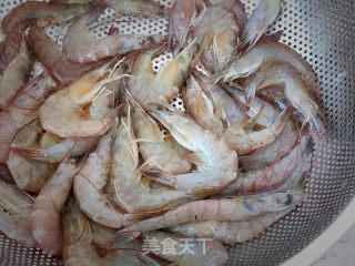 白勺大虾的做法步骤：2