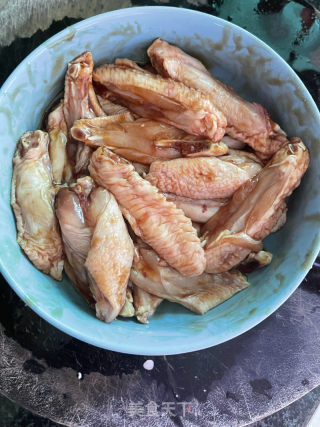 蒜香鸡翅的做法步骤：2