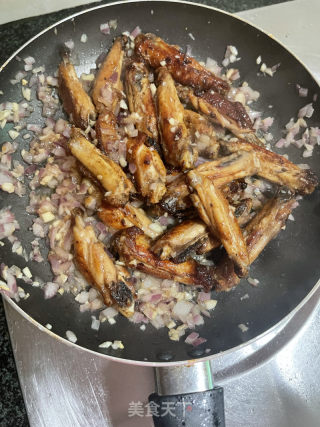 蒜香鸡翅的做法步骤：12