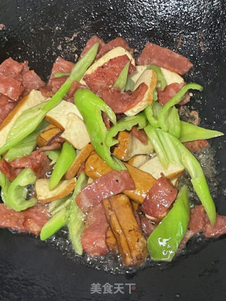 香干炒培根的做法步骤：8