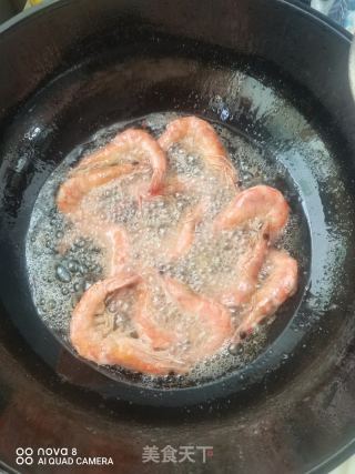 简单易操作的油炸大虾的做法步骤：4