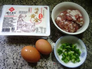 鸡蛋肉末炒豆腐的做法步骤：1