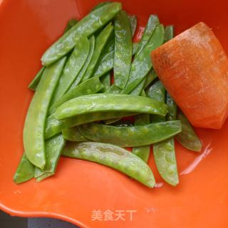 荷兰豆拌鸽胸肉的做法步骤：2