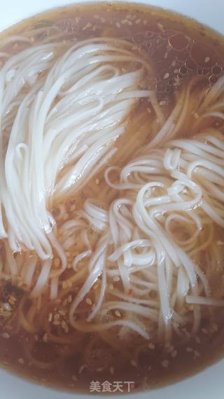 酸汤挂面的做法步骤：4
