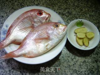 清蒸铜盆鱼的做法步骤：1