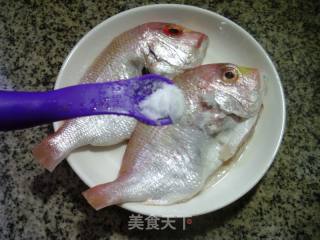 清蒸铜盆鱼的做法步骤：4
