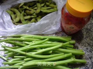 毛豆炒空心菜梗的做法步骤：1