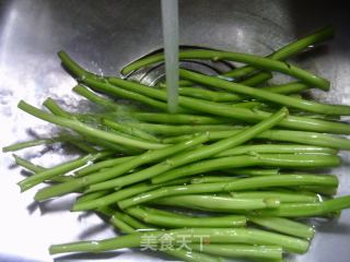 毛豆炒空心菜梗的做法步骤：3