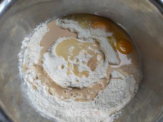 香酥小麻花的做法步骤：1