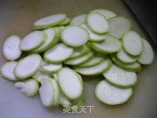 五花肉炒夜开花的做法步骤：3