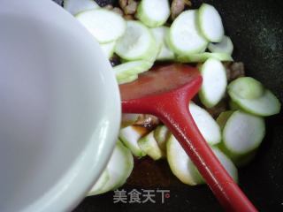 五花肉炒夜开花的做法步骤：8
