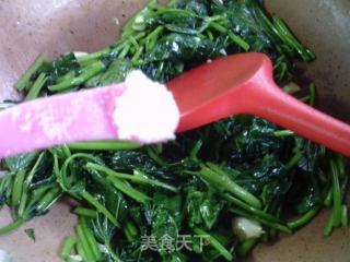 蒜香红薯叶的做法步骤：8